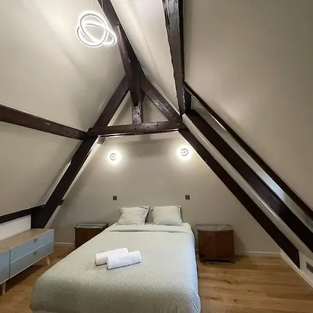 Maison Et Dépendance De Gamme Proche De Deauville-trouville