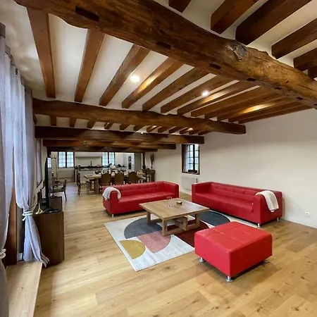 Maison Et Dependance De Gamme Proche De Deauville-trouville *