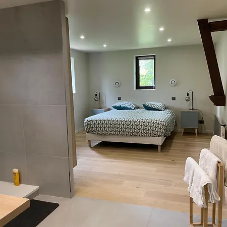 Maison Et Dépendance De Gamme Proche De Deauville-trouville